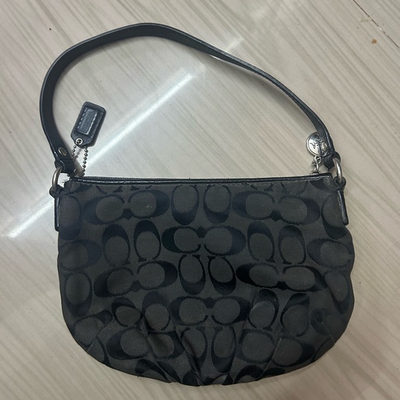 Authentic Vintage coach monogram bag  - Color - brown. - Picture 9 of 11